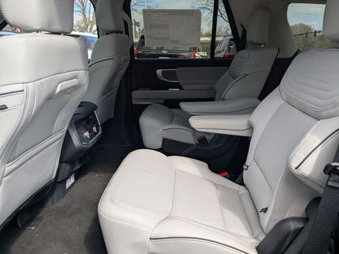 New 2025 Ford Expedition Platinum w/ Platinum Ultimate Package AWD/4WD image 15