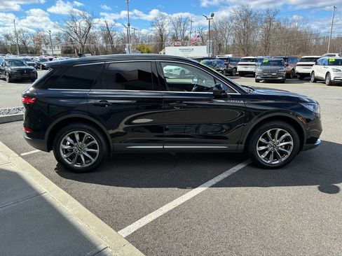 Used 2022 Lincoln Corsair AWD w/ Premium Package image 7