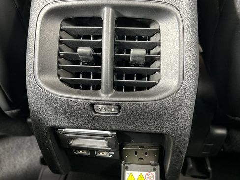 Used 2019 Jeep Cherokee Limited AWD/4WD image 19
