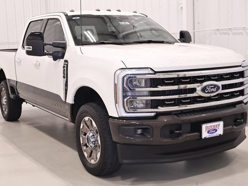 Certified 2025 Ford F250 King Ranch AWD/4WD image 4