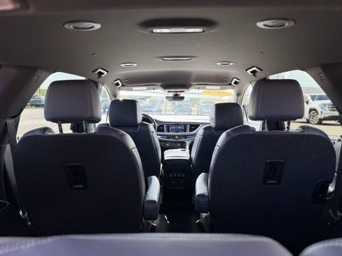 Used 2024 Buick Enclave Premium FWD image 7