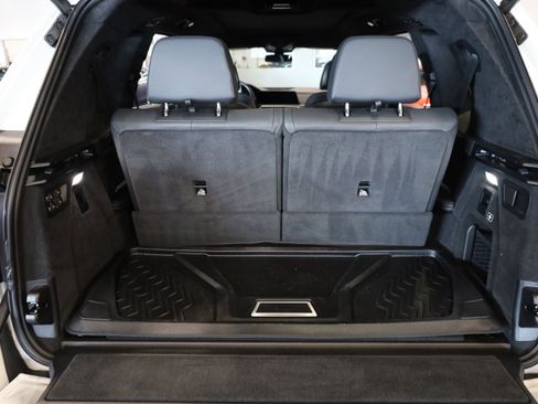 Used 2022 BMW X7 xDrive40i w/ M Sport Package image 7