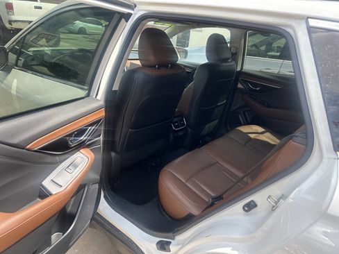 Used 2022 Subaru Outback Touring AWD/4WD image 8