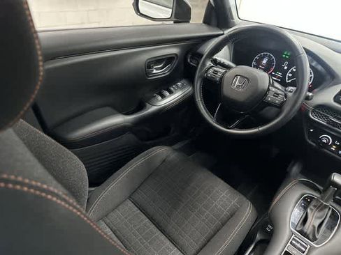 Used 2025 Honda HR-V Sport image 12