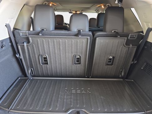 New 2026 Nissan Pathfinder Platinum FWD image 12