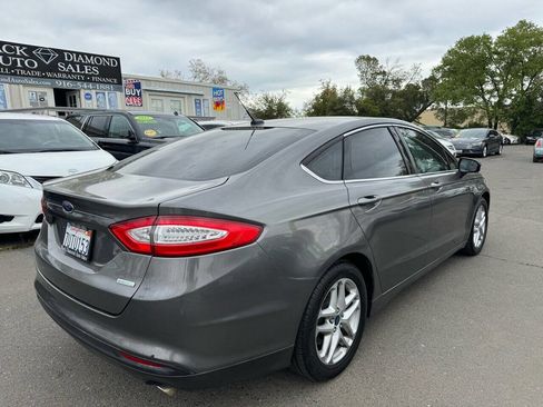 Used 2014 Ford Fusion SE w/ Equipment Group 202A image 9