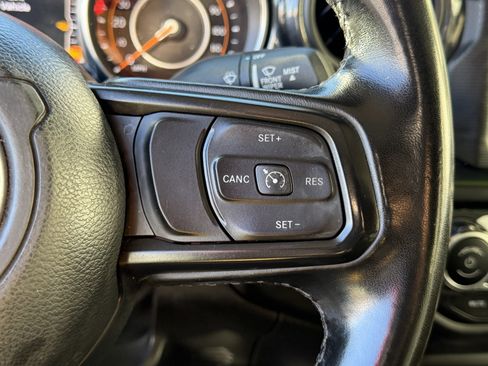 Certified 2022 Jeep Gladiator Sport image 22