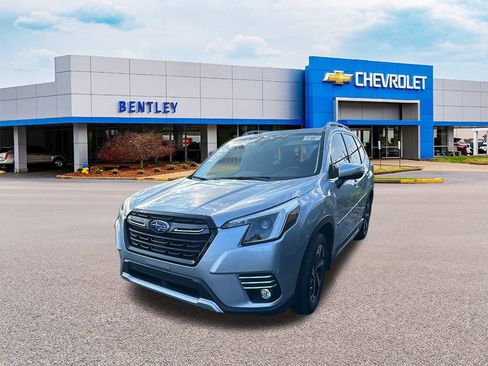 Used 2022 Subaru Forester Touring image 4