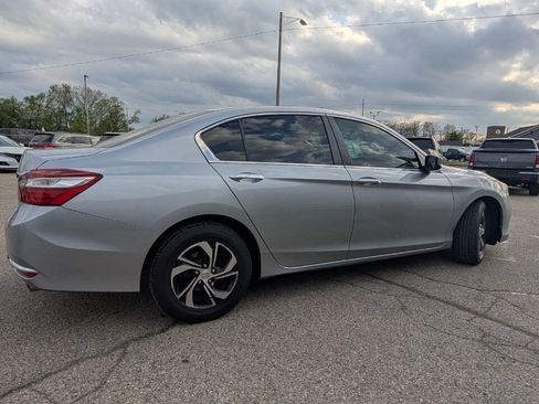 Used 2017 Honda Accord LX image 15