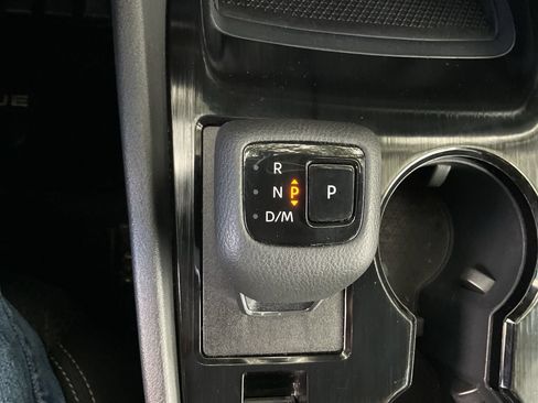 Used 2025 Nissan Rogue SV FWD image 22