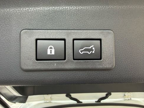 Certified 2025 Subaru Ascent Limited w/ Popular Package #2 image 31