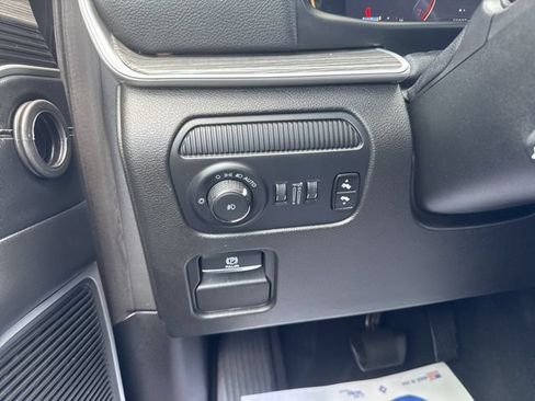 Used 2024 Jeep Wagoneer L Series II w/ Flexible Seating Group AWD/4WD image 25