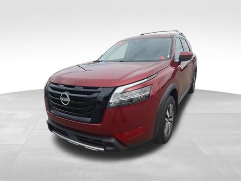 Certified 2024 Nissan Pathfinder SL w/ Black Appearance Package AWD/4WD image 4