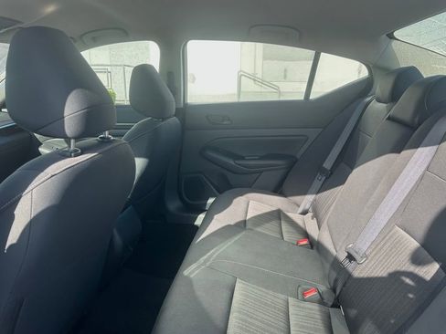 Used 2025 Nissan Altima 2.5 SV FWD image 12