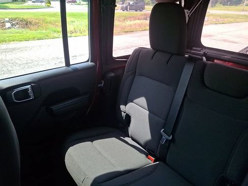 Used 2021 Jeep Wrangler Unlimited Sport AWD/4WD image 18