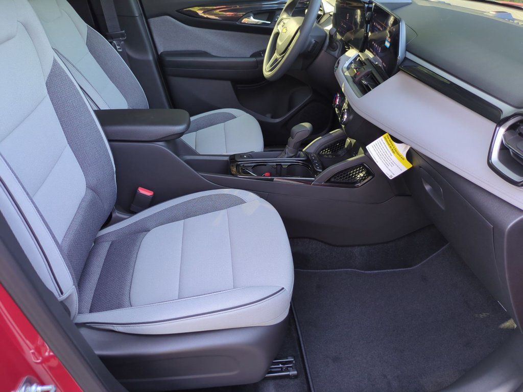 New 2026 Chevrolet TrailBlazer LS w/ LS Convenience Package FWD image 33