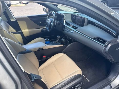 Used 2020 Lexus ES 350 w/ Premium Package FWD image 12