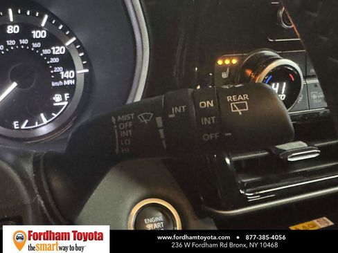 Used 2025 Toyota Highlander XLE image 24