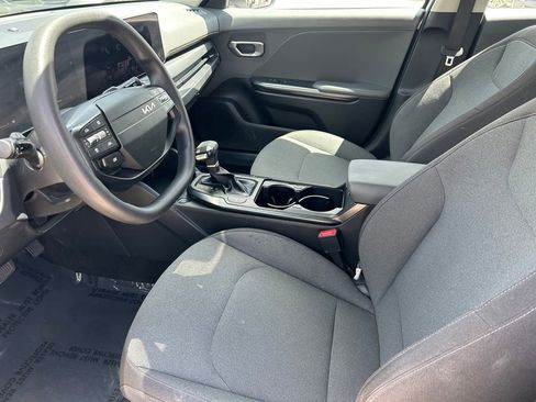Used 2025 Kia K4 FWD image 11