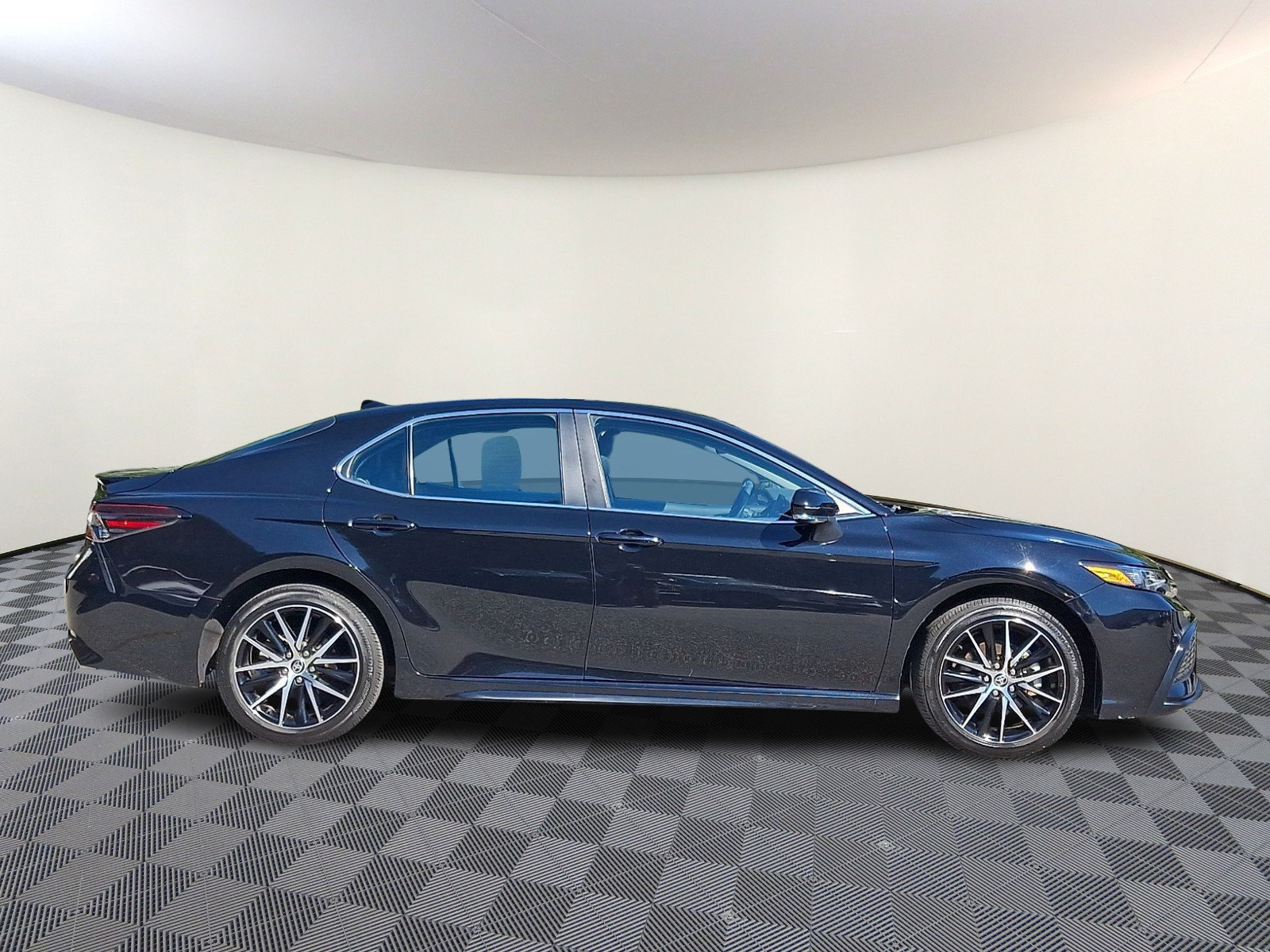 Certified 2024 Toyota Camry SE FWD image 7