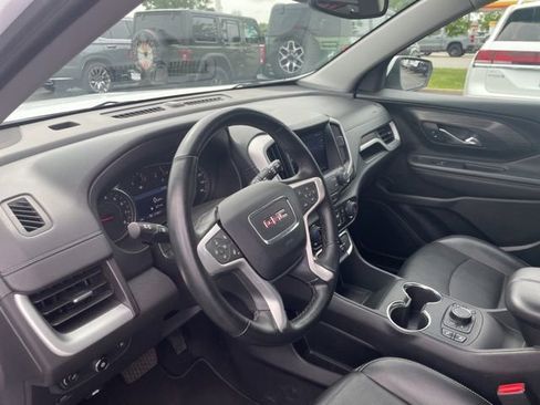 Used 2024 GMC Terrain SLT FWD image 9