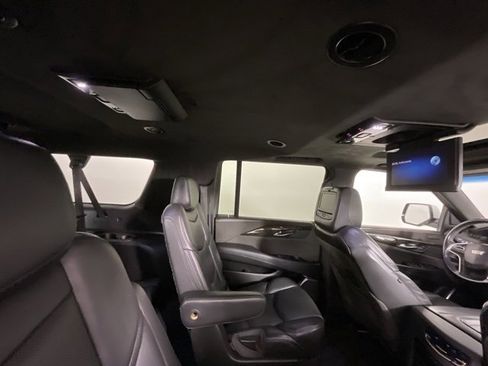Used 2019 Cadillac Escalade ESV Platinum image 32