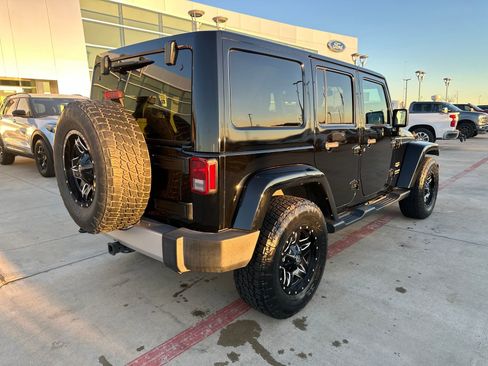 Used 2015 Jeep Wrangler Unlimited Sahara w/ Connectivity Group image 5