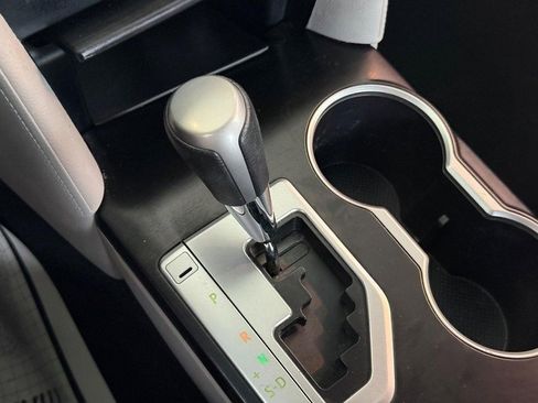 Used 2014 Toyota Camry LE image 24