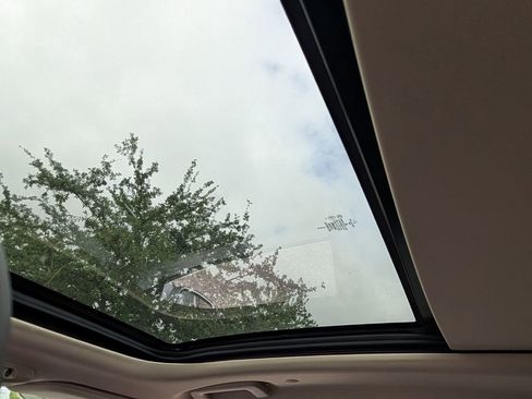 Used 2022 Lincoln Nautilus Reserve w/ Equipment Group 201A image 15