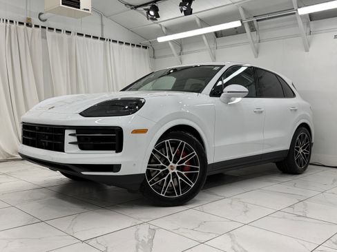 New 2026 Porsche Cayenne S image 1