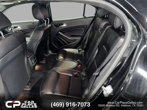 Used 2020 Mercedes-Benz GLA 250 4MATIC w/ Premium Package image 19