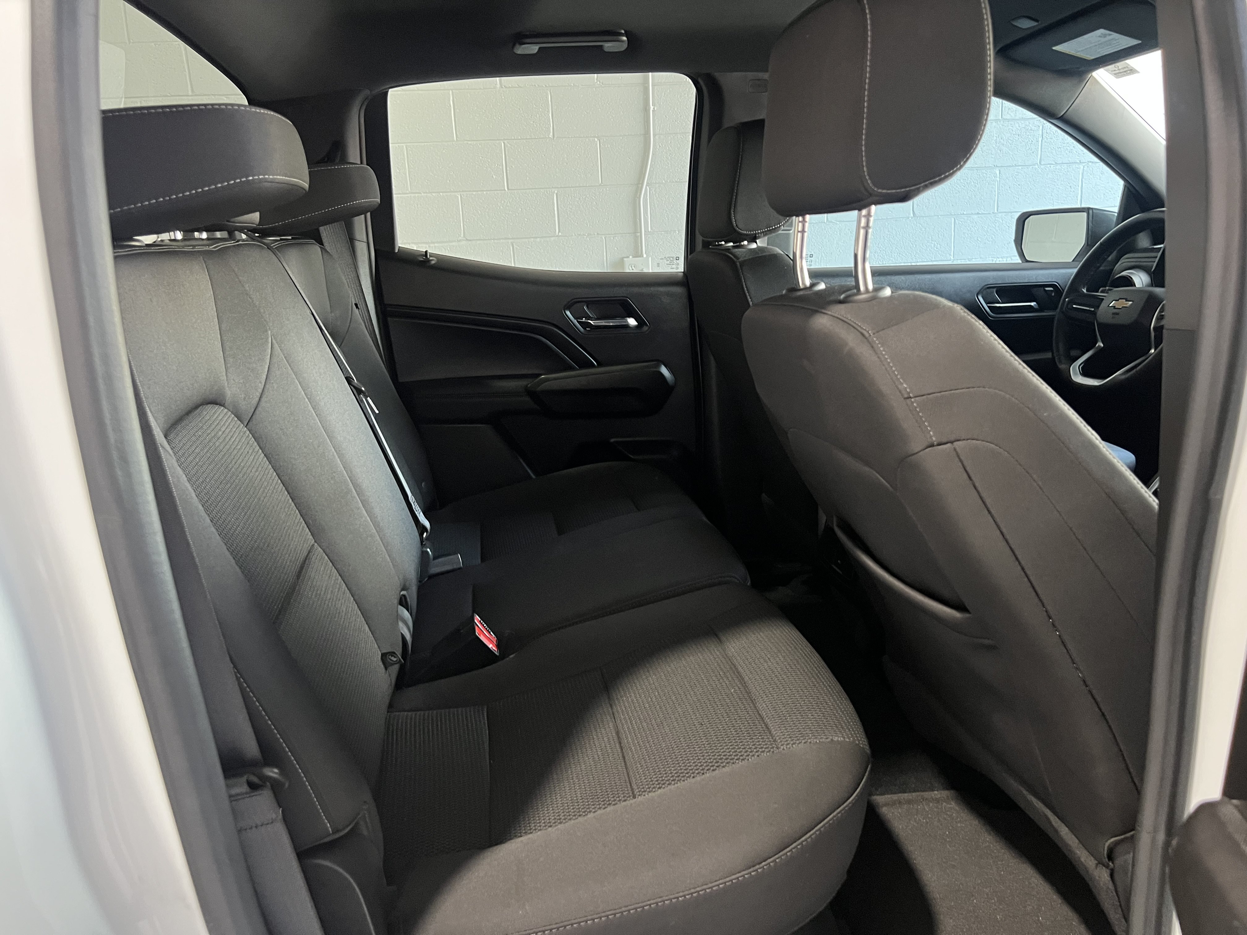 Used 2023 Chevrolet Colorado LT AWD/4WD image 19