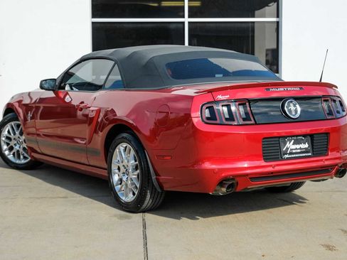 Used 2013 Ford Mustang Premium image 10