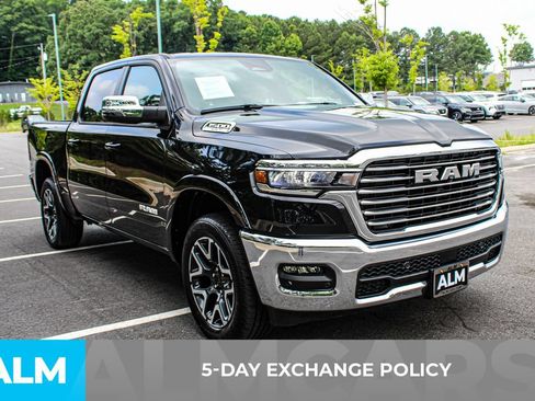 Used 2025 RAM 1500 Laramie AWD/4WD image 3