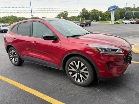Used 2020 Ford Escape SE Sport AWD/4WD image 3