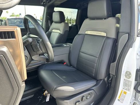 Certified 2025 GMC Hummer EV 2X AWD/4WD image 20
