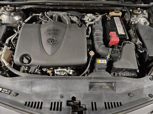 Used 2018 Toyota Camry XSE FWD image 22