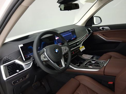 New 2026 BMW X7 xDrive40i image 2