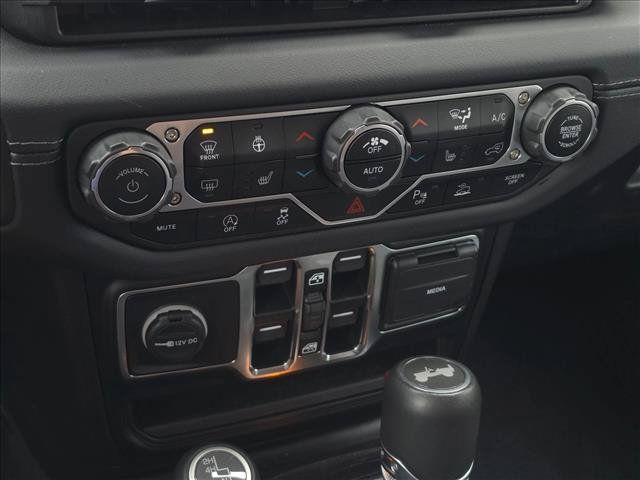 Used 2024 Jeep Wrangler Unlimited Sahara w/ Technology Group AWD/4WD image 22