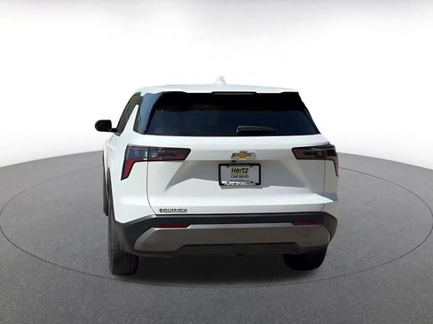 Used 2025 Chevrolet Equinox LT FWD image 12