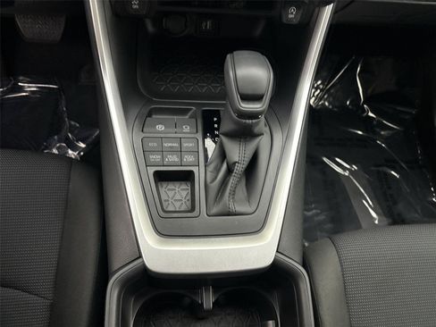 Used 2025 Toyota RAV4 LE AWD/4WD image 23