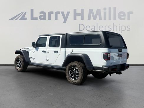 Used 2024 Jeep Gladiator Rubicon w/ Convenience Group image 3
