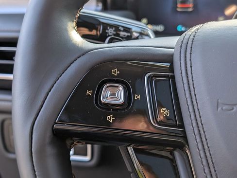 New 2026 Lincoln Aviator 2WD w/ Jet Appearance Package image 24