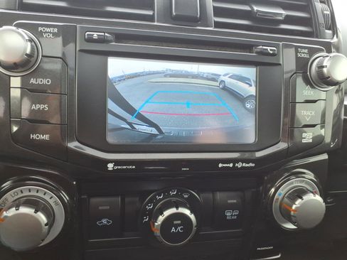 Used 2018 Toyota 4Runner TRD Off-Road Premium AWD/4WD image 17