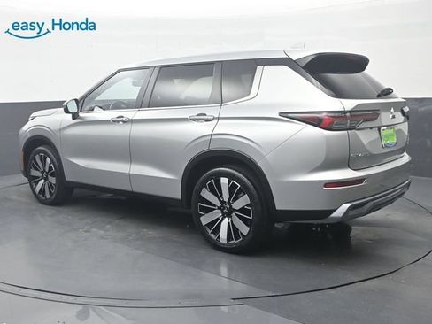 Used 2025 Mitsubishi Outlander SE AWD/4WD image 5