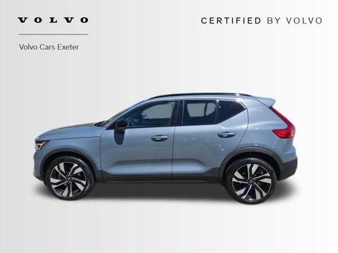Used 2023 Volvo XC40 B5 Plus w/ Climate Package AWD/4WD image 4