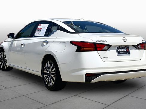 Used 2024 Nissan Altima 2.5 SV FWD image 12