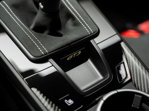 Used 2026 Porsche 911 GT3 RWD image 58