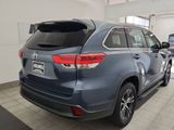 Used 2019 Toyota Highlander LE w/ Phone Cable & Charge Package image 4
