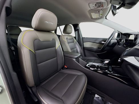 Used 2025 Chevrolet Trax ACTIV w/ Driver Confidence Package image 28